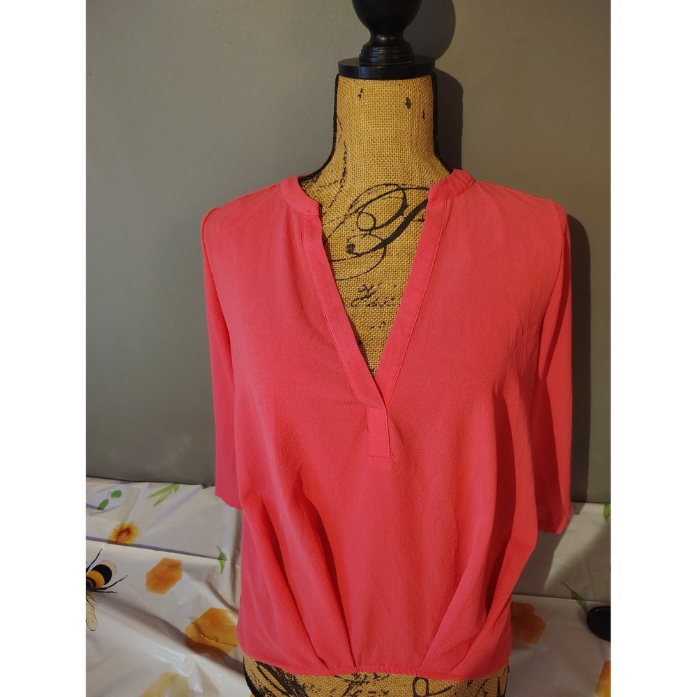 Love J Coral Pink V-Neck Pleated Front Blouse 3/4 Sleeve Top Small